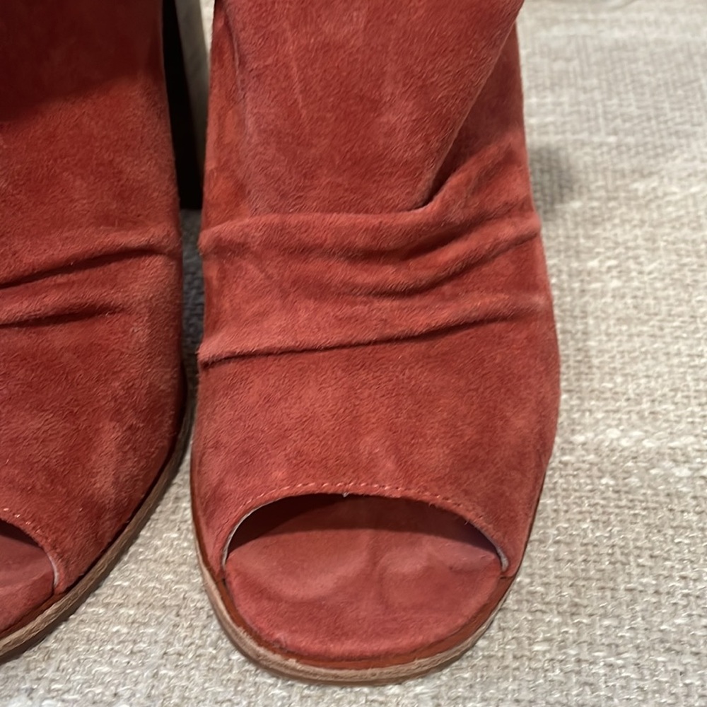 Boho Suede Open Toe Block Heel Festival Bootie (7.5) - Picture 6 of 13